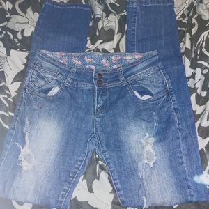 👖2/$15👖 Distressed Sz 7-9 Straight Leg Jeans